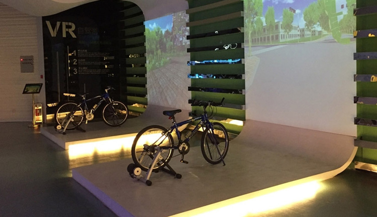 上海市教育体验虚拟踩单车